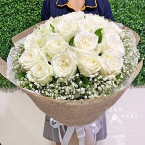 9-25 Big White Roses in Brown - Round Bouquet B