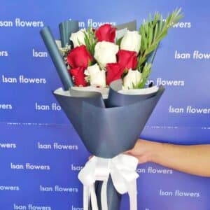 9-18 Big Red & White Roses in Dark Blue - Slope Bouquet A