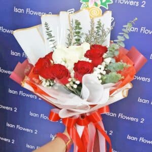 9-25 Big Red & White Roses in Red & White - Round Bouquet A
